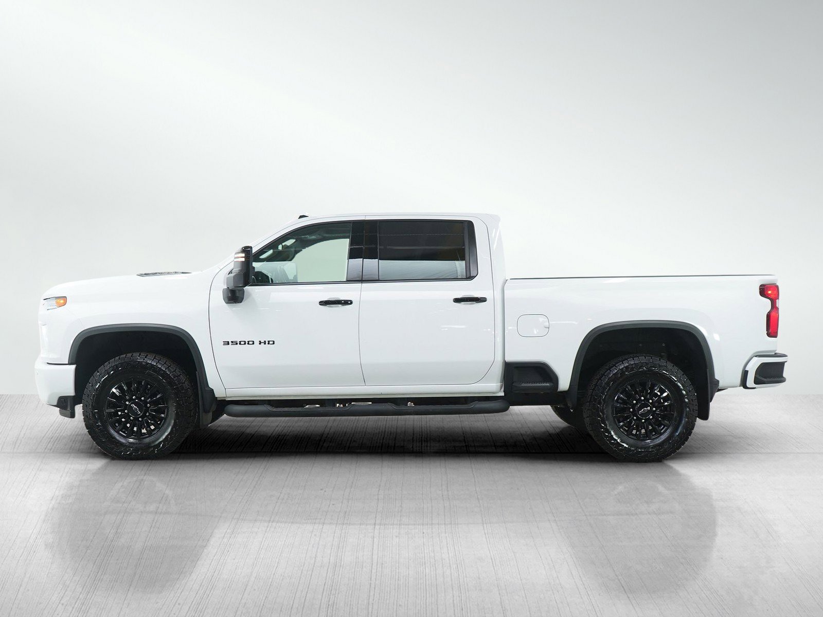 Used 2023 Chevrolet Silverado 3500 LTZ w/ LTZ Plus Package image 2