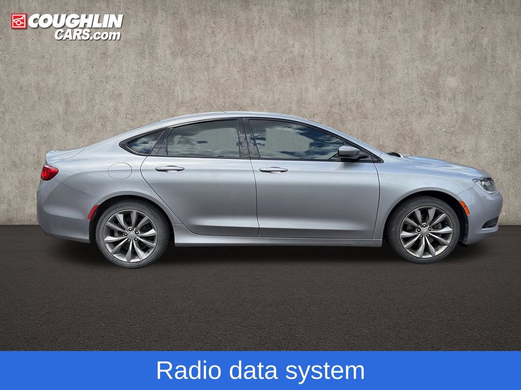 Used 2016 Chrysler 200 S w/ Comfort Group FWD image 10