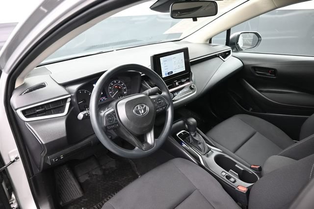 Certified 2025 Toyota Corolla LE FWD image 18