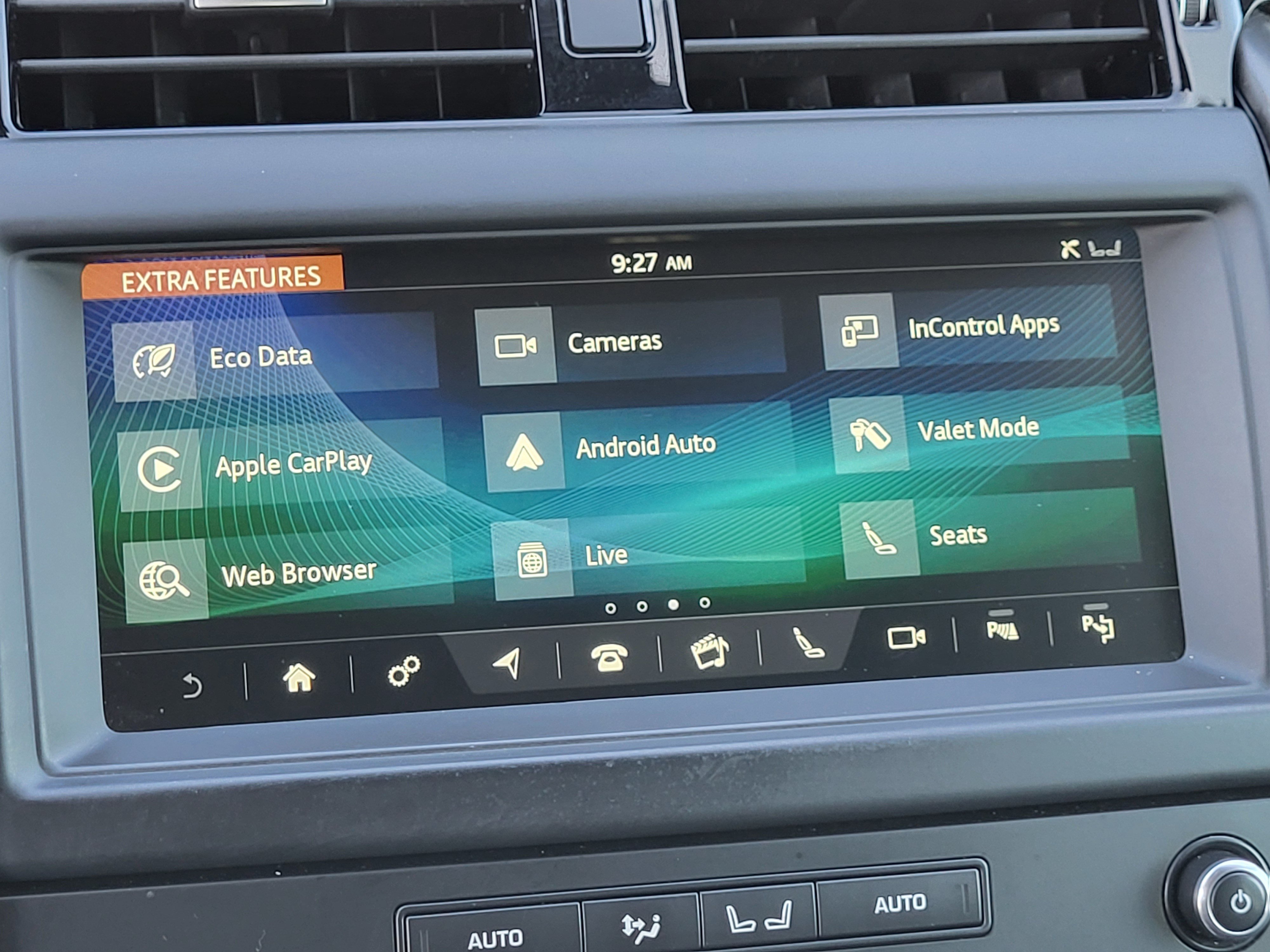 Used 2020 Land Rover Discovery Landmark AWD/4WD image 14