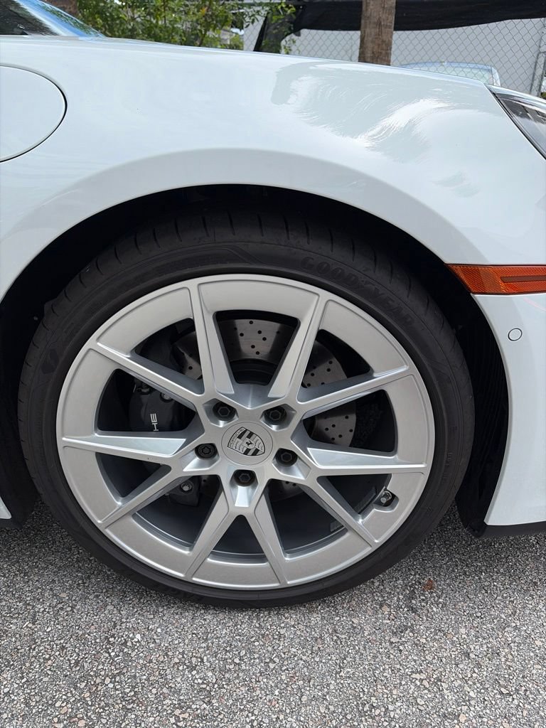 Certified 2025 Porsche 911 Carrera RWD image 15
