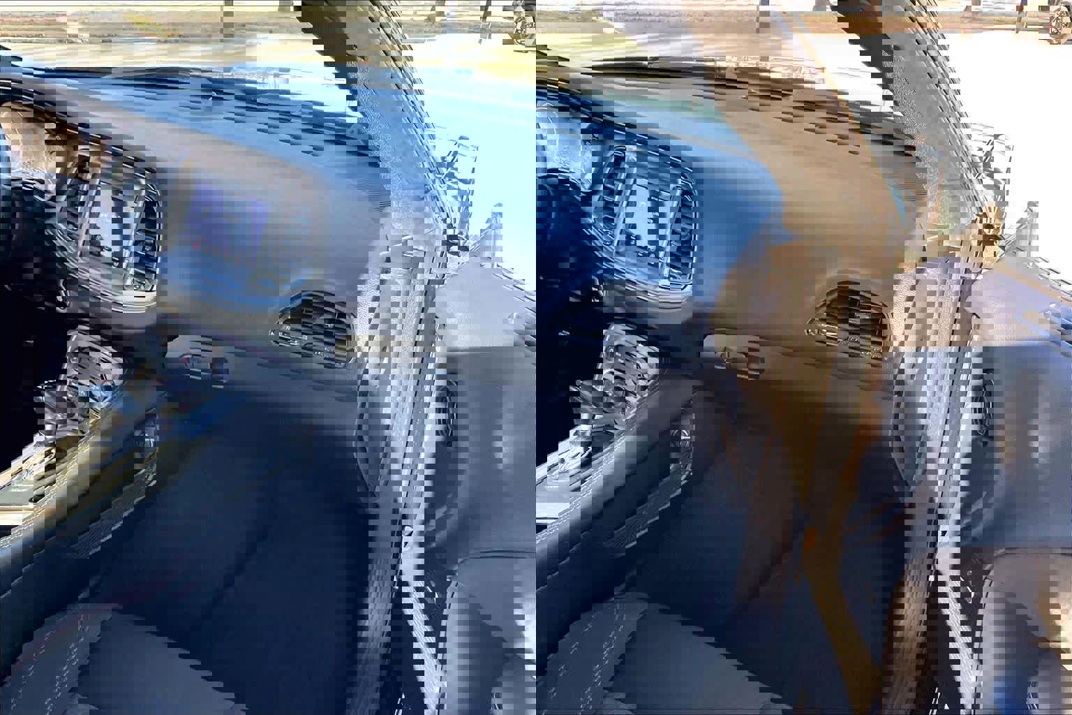 Used 2023 Dodge Challenger SXT image 16