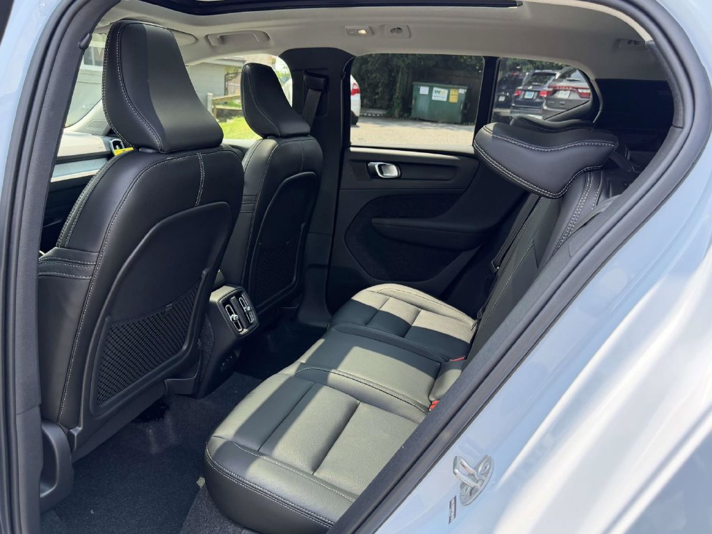 New 2026 Volvo XC40 B5 Plus w/ Protection Package Premier AWD/4WD image 14