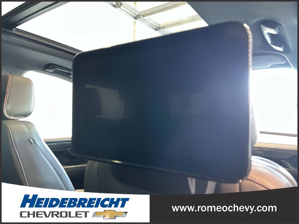 Used 2025 GMC Yukon AT4 w/ AT4 Premium Plus Package AWD/4WD image 39