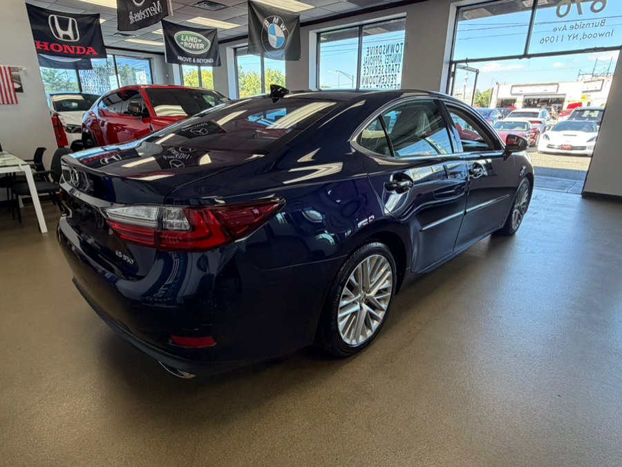 Used 2016 Lexus ES 350 w/ Luxury Package w/Wood Trim FWD image 13