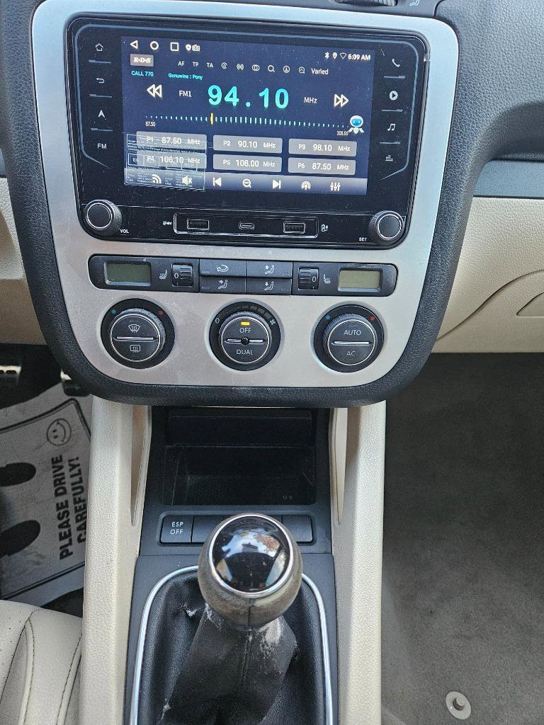 Used 2009 Volkswagen Eos Komfort image 36