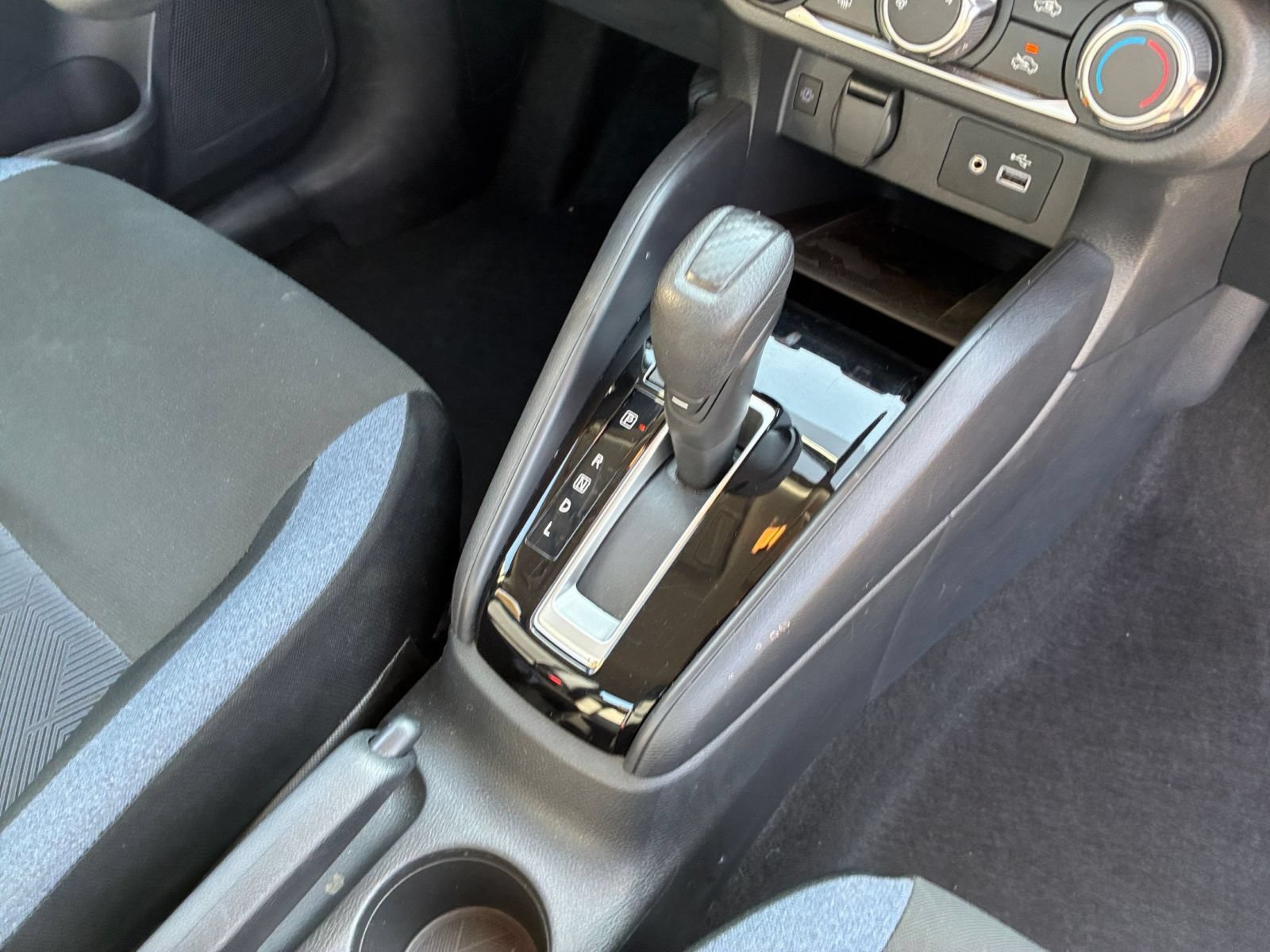 Used 2025 Nissan Versa SV FWD image 38