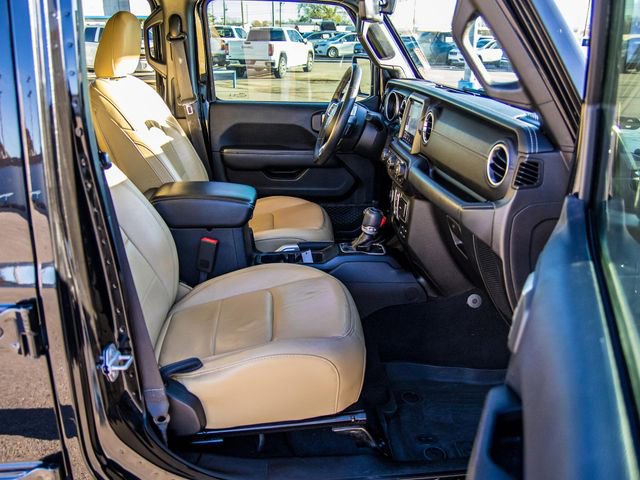 Used 2018 Jeep Wrangler Unlimited Sahara AWD/4WD image 15