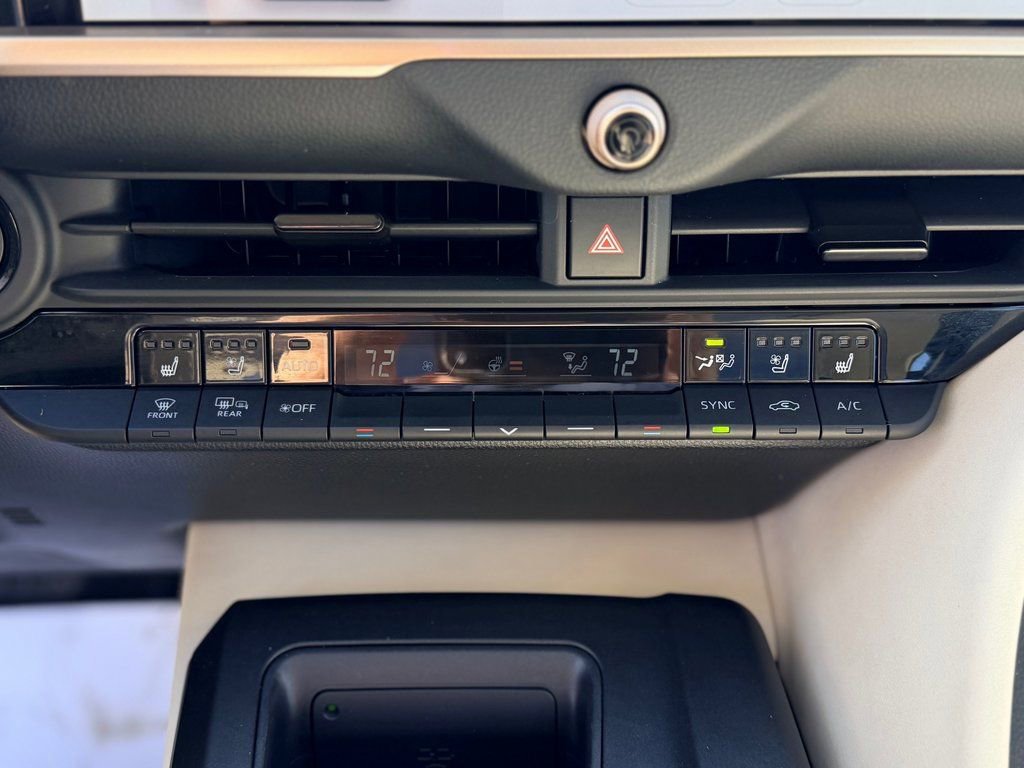 Used 2023 Toyota Crown Limited image 20