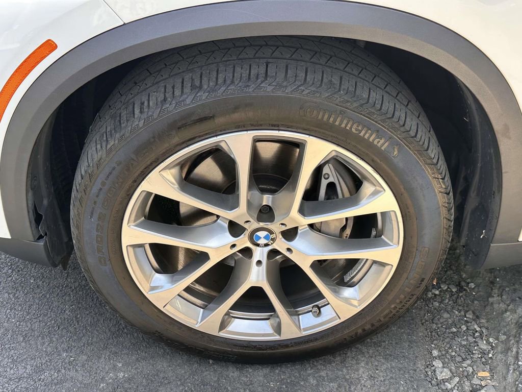 Used 2024 BMW X5 xDrive40i w/ Premium Package AWD/4WD image 11