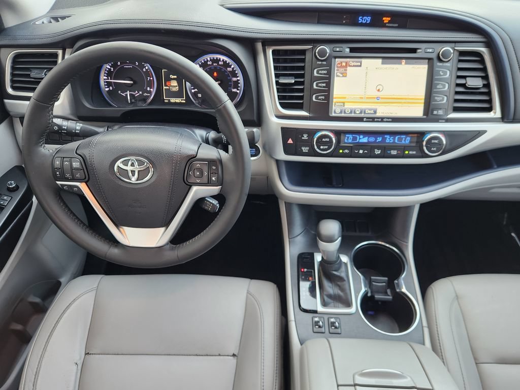 Used 2016 Toyota Highlander XLE FWD image 27