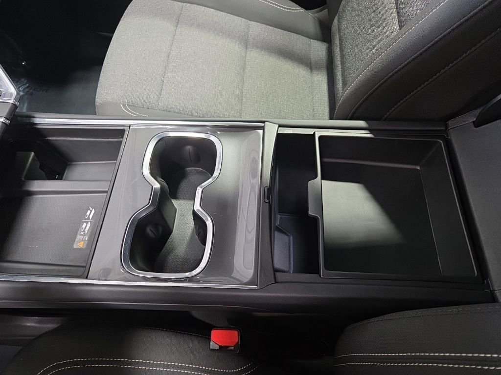 Used 2025 GMC Acadia Elevation AWD/4WD image 26