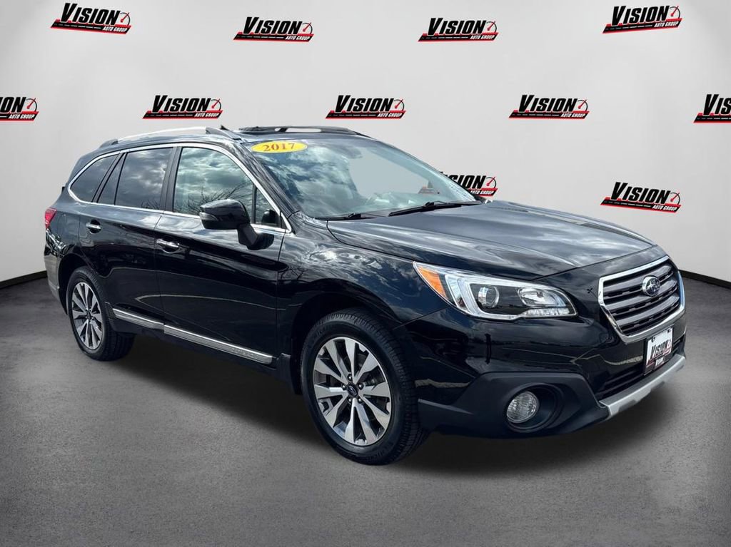Used 2017 Subaru Outback 2.5i Touring image 3