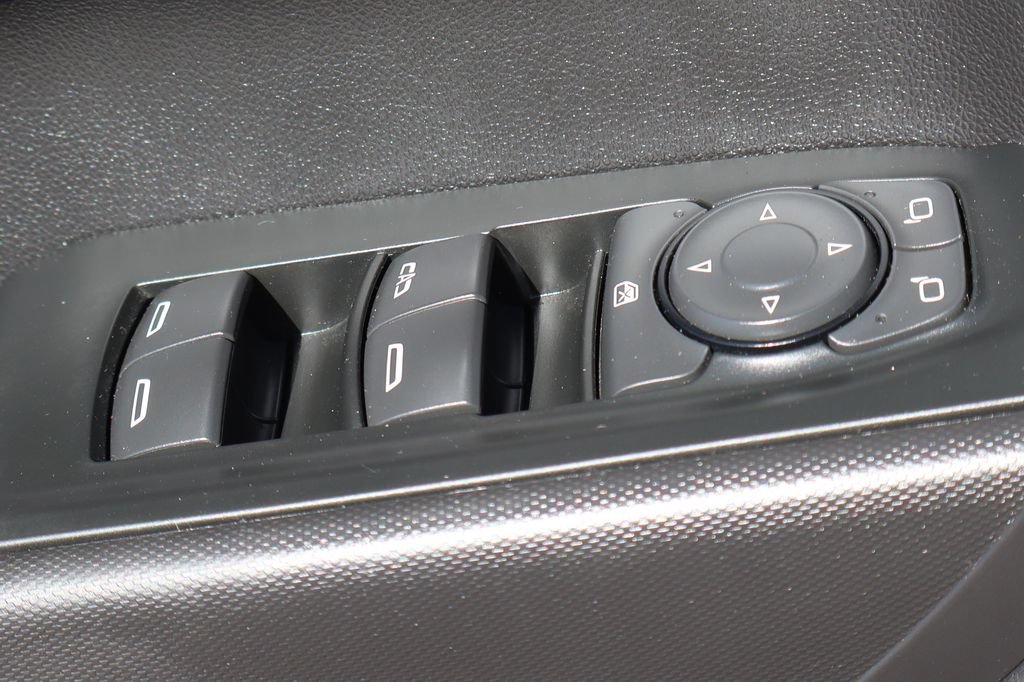 Used 2025 Chevrolet Silverado 1500 Custom Trail Boss w/ Dark Appearance Package AWD/4WD image 21