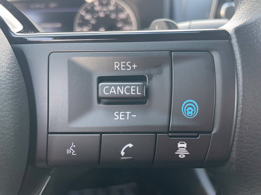 Certified 2023 Nissan Rogue SV FWD image 10