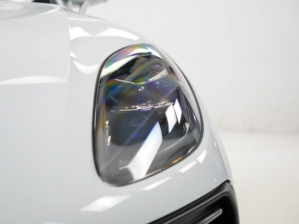 Used 2026 Porsche Macan AWD/4WD image 6