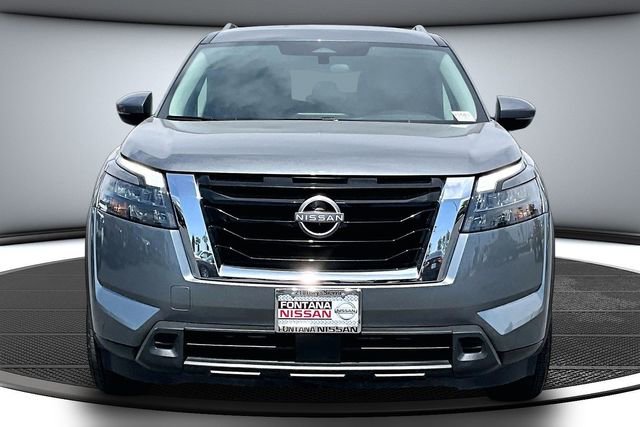 Certified 2024 Nissan Pathfinder SV FWD image 2