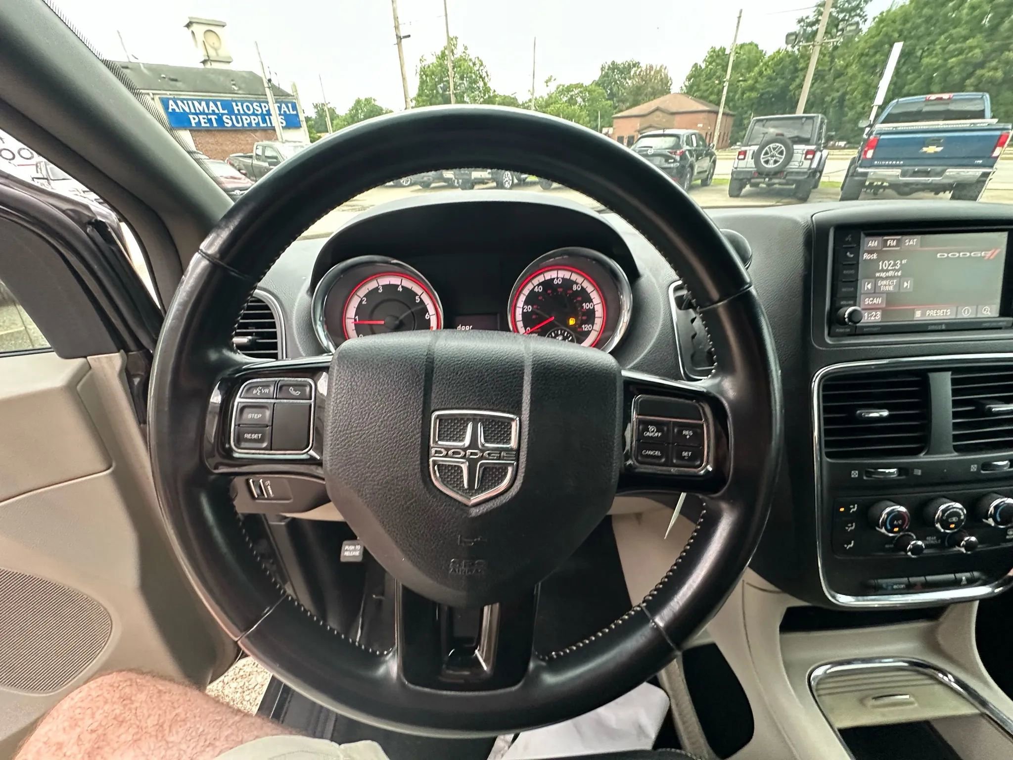 Used 2020 Dodge Grand Caravan SXT image 20