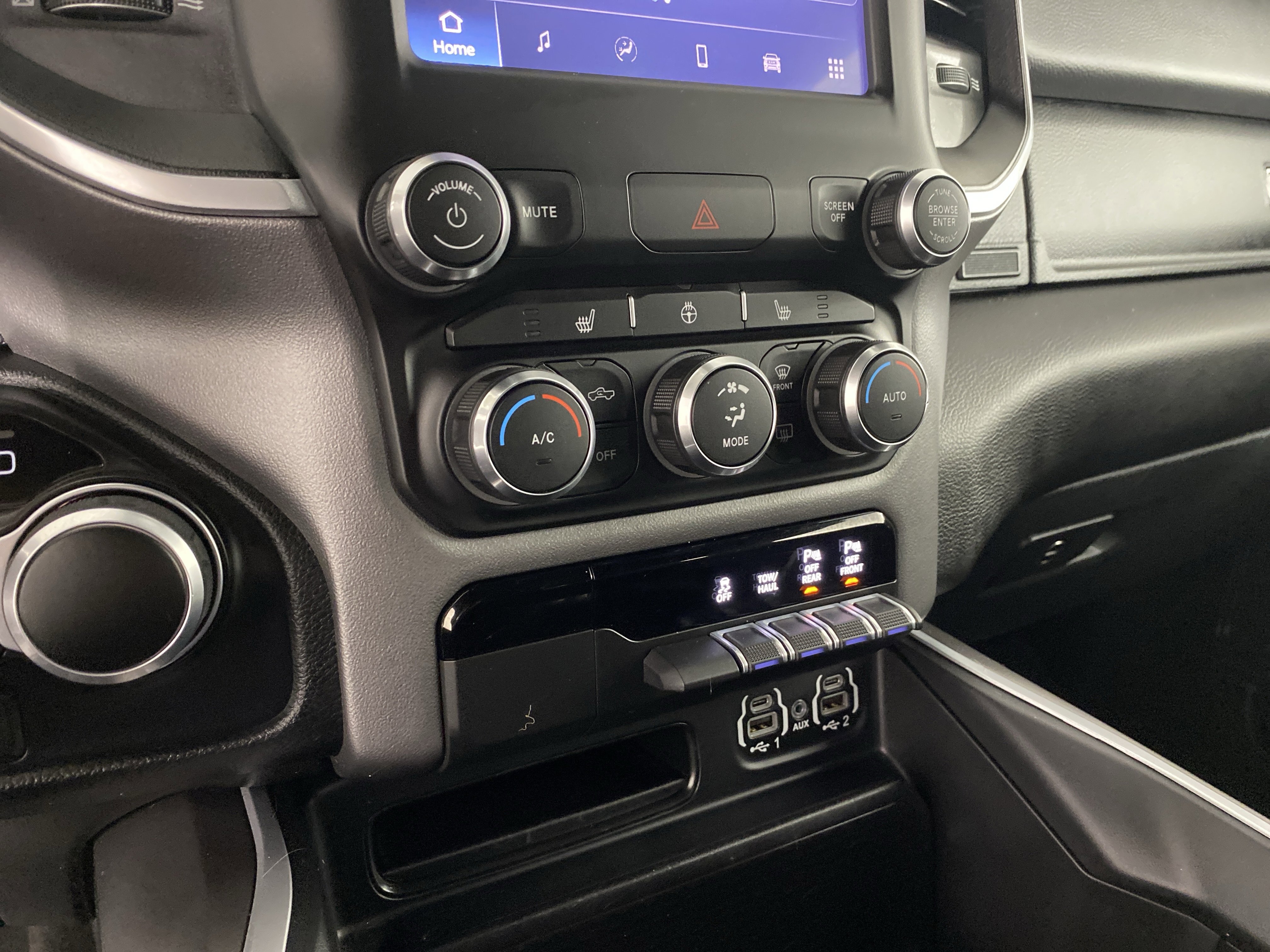 Used 2022 RAM 1500 Big Horn AWD/4WD image 29