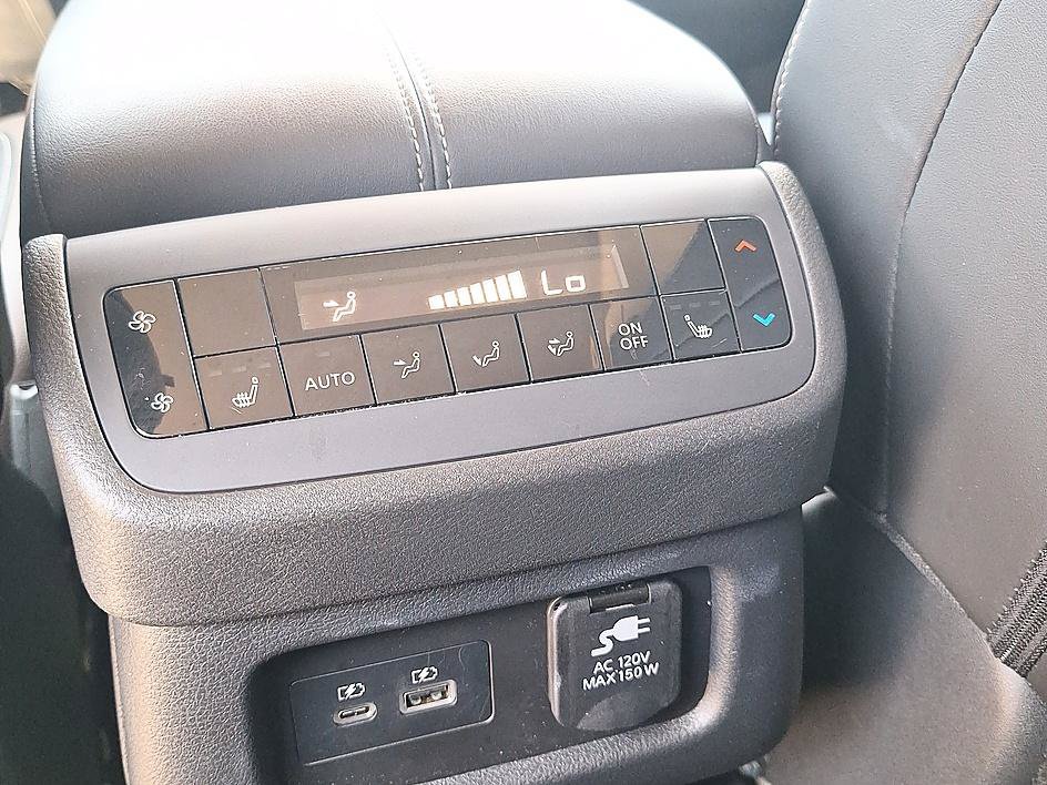 Used 2025 Nissan Pathfinder Platinum w/ Cargo Package FWD image 32