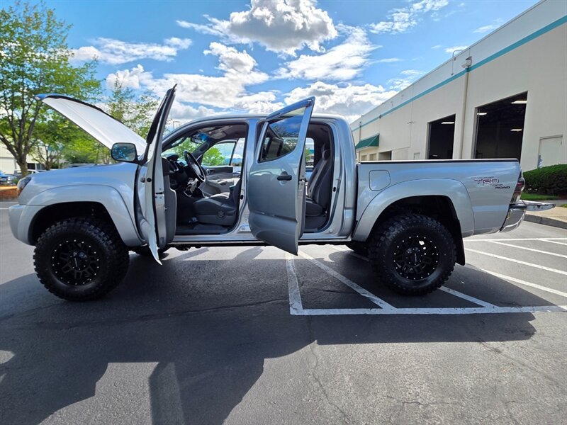 Used 2011 Toyota Tacoma 4x4 Double Cab w/ TRD Off-Road Pkg w/JBL Audio image 23