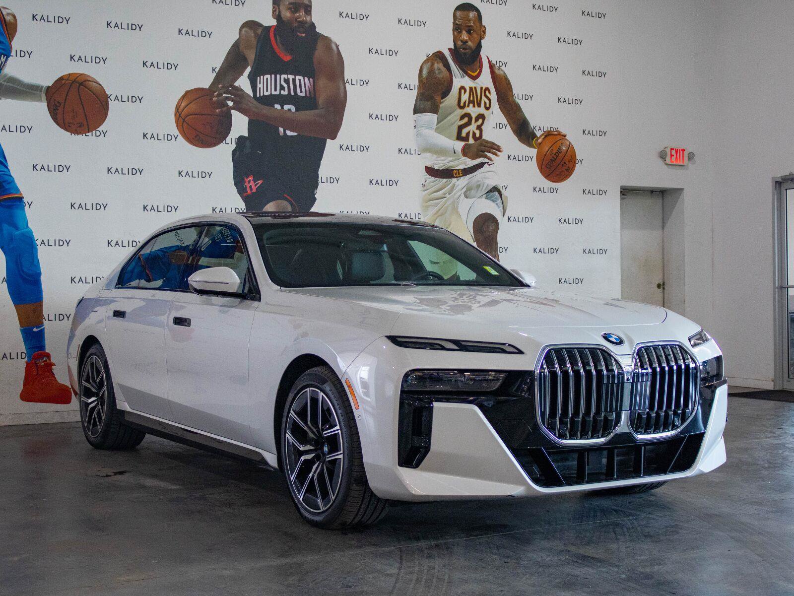 Used 2026 BMW 760i xDrive AWD/4WD image 21