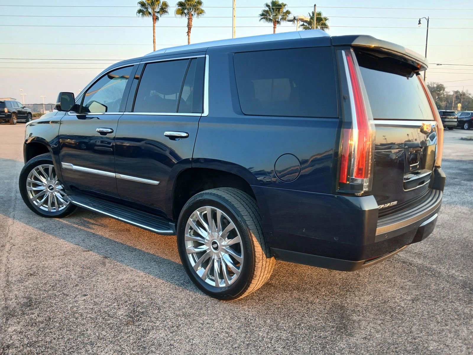 Used 2019 Cadillac Escalade 2WD image 3