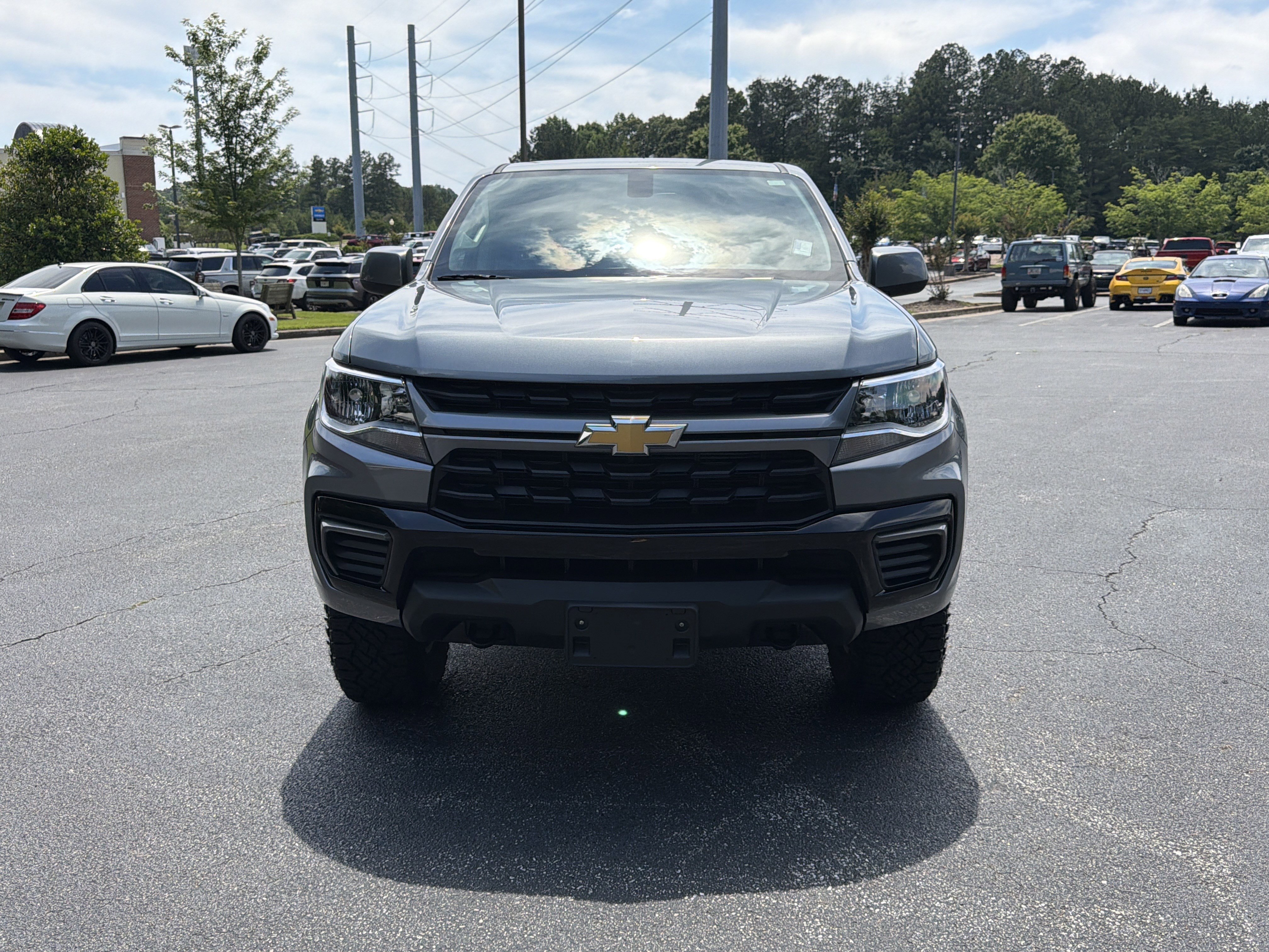 Used 2022 Chevrolet Colorado LT AWD/4WD image 2