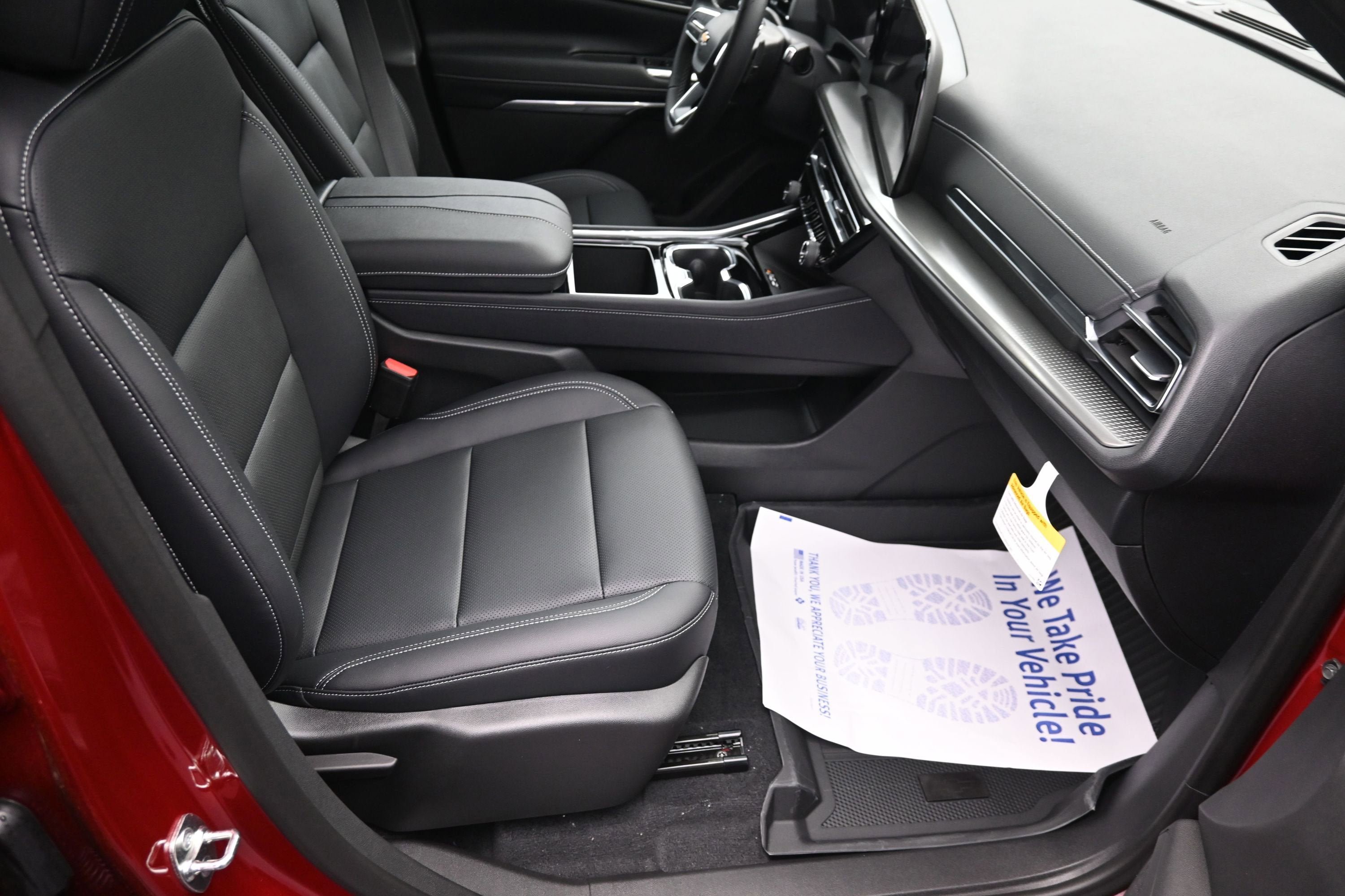 New 2026 Chevrolet Traverse LT w/ Driver Confidence Package FWD image 31