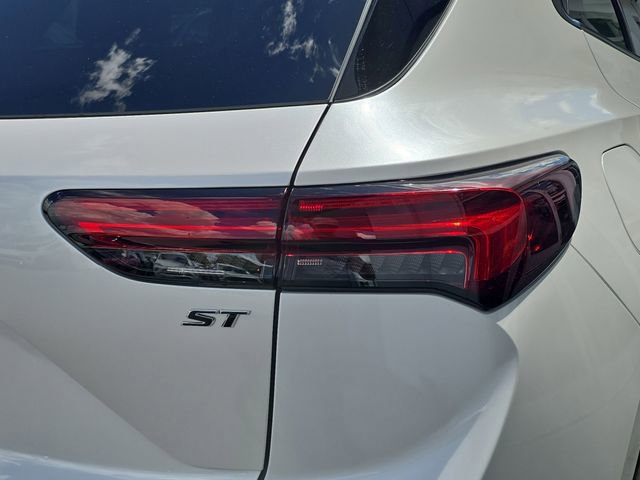 Certified 2023 Buick Envision Preferred w/ Sport Touring Package image 8