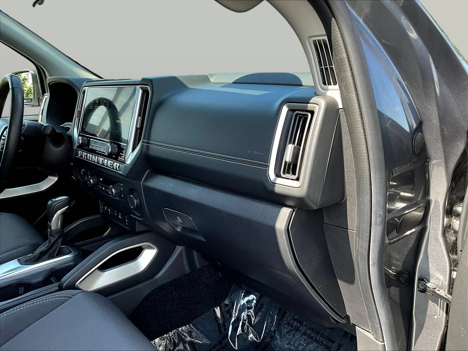Certified 2025 Nissan Frontier SV w/ SV Convenience Package AWD/4WD image 30