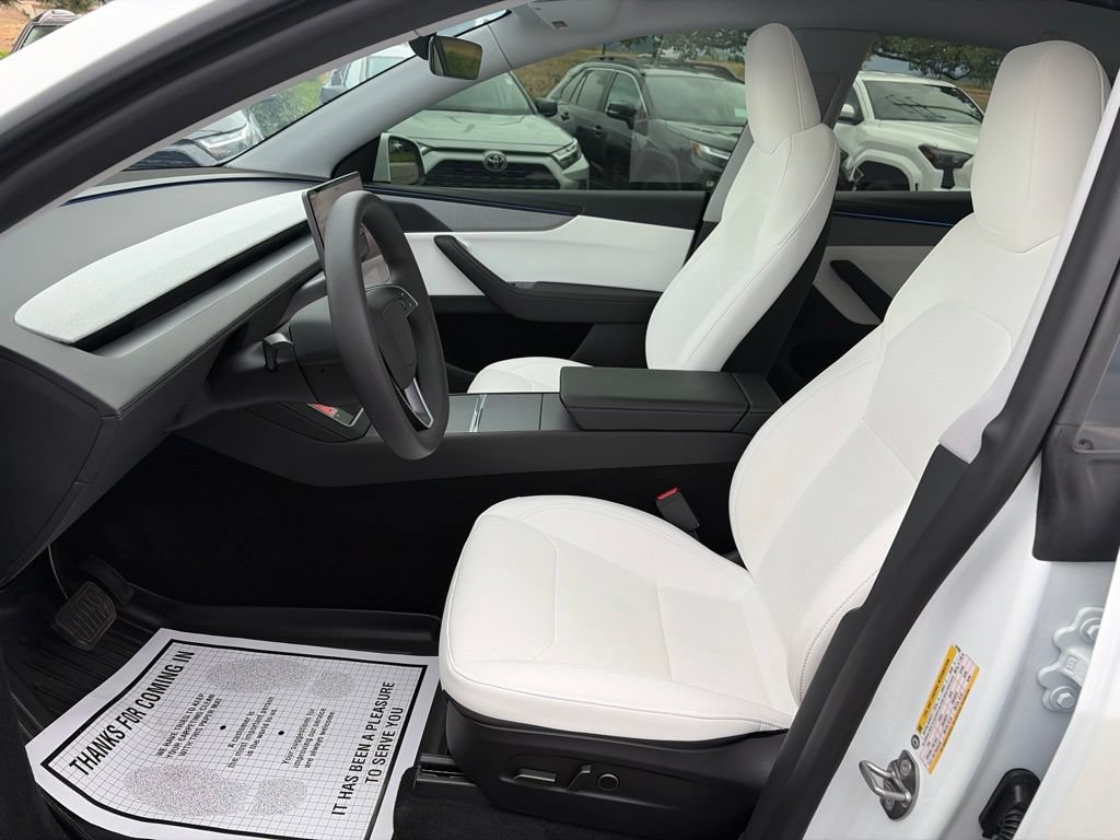 Used 2026 Tesla Model Y AWD image 24