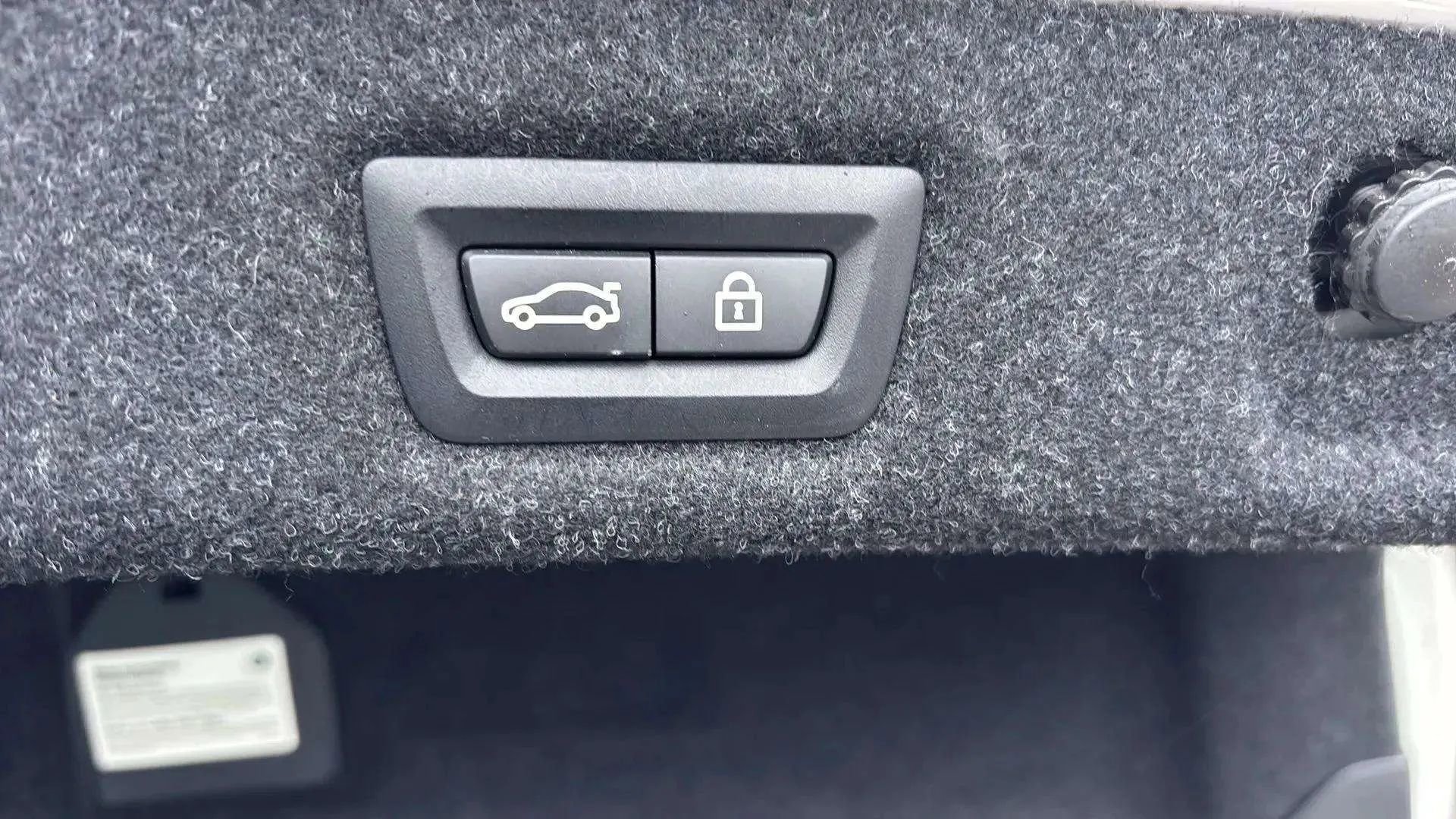 Used 2019 BMW 530i w/ Convenience Package image 20