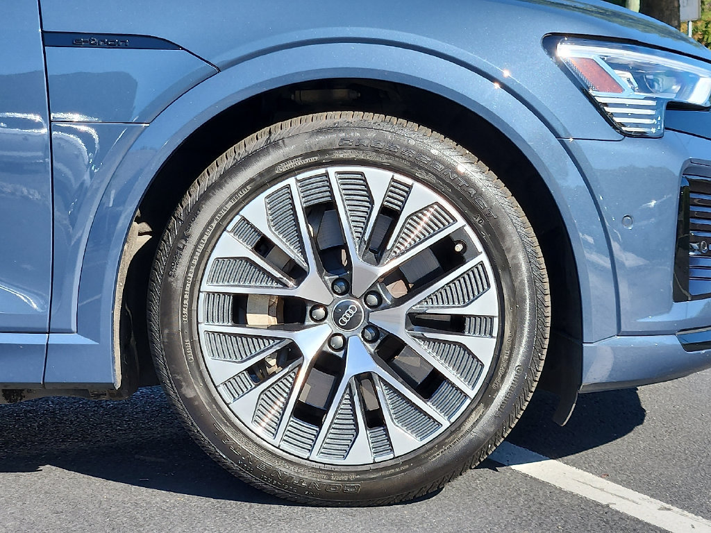 Certified 2024 Audi Q8 e-tron Premium Plus AWD/4WD image 14