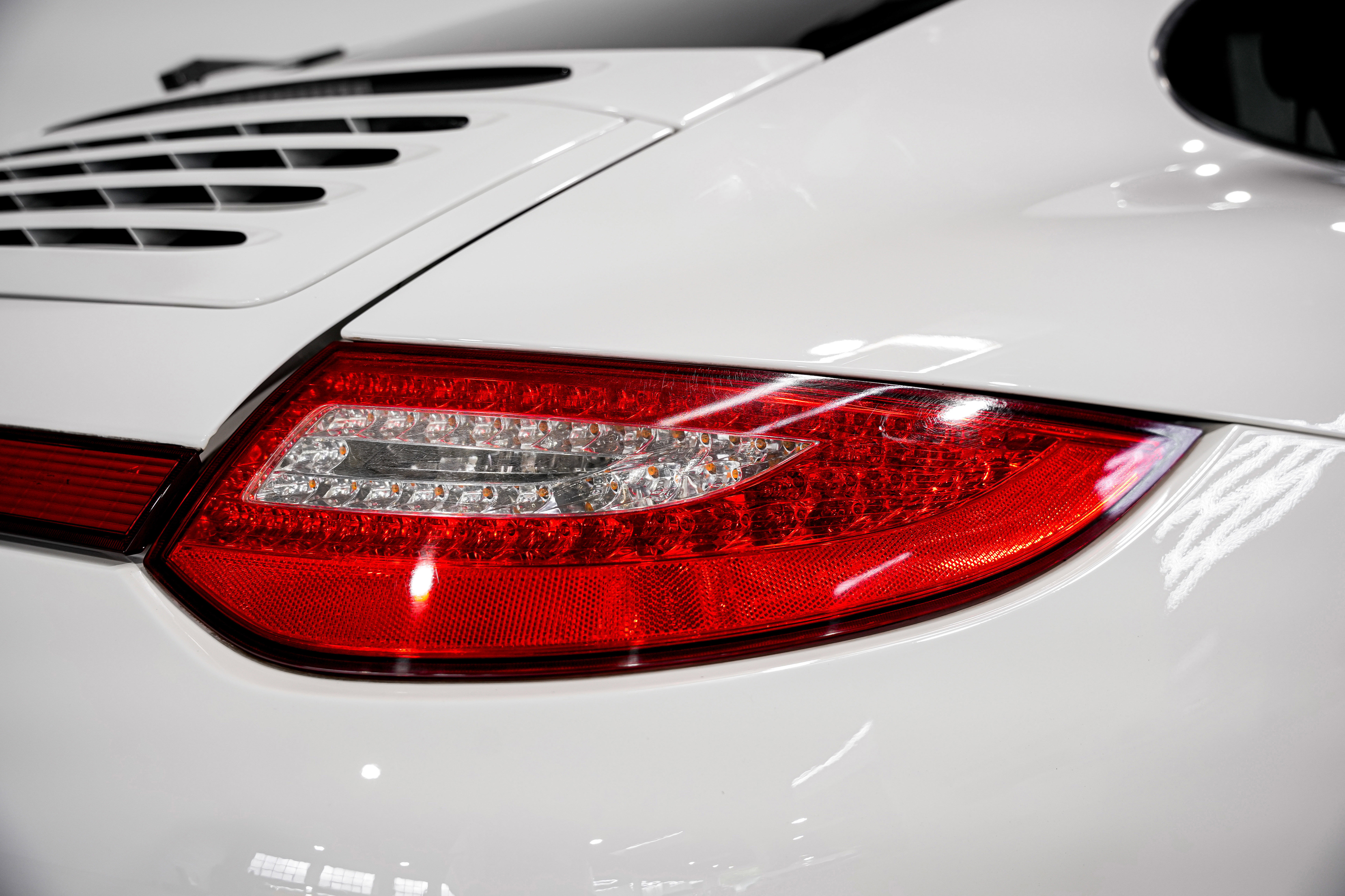 Used 2009 Porsche 911 Carrera 4 image 34