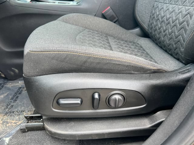Used 2023 Chevrolet Equinox LT w/ Driver Convenience Package AWD/4WD image 10