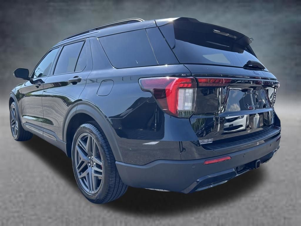 Used 2025 Ford Explorer ST-Line w/ Premium Package RWD image 7