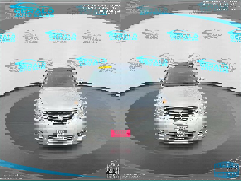 Used 2011 Nissan Altima 2.5 SL w/ Technology Pkg image 2