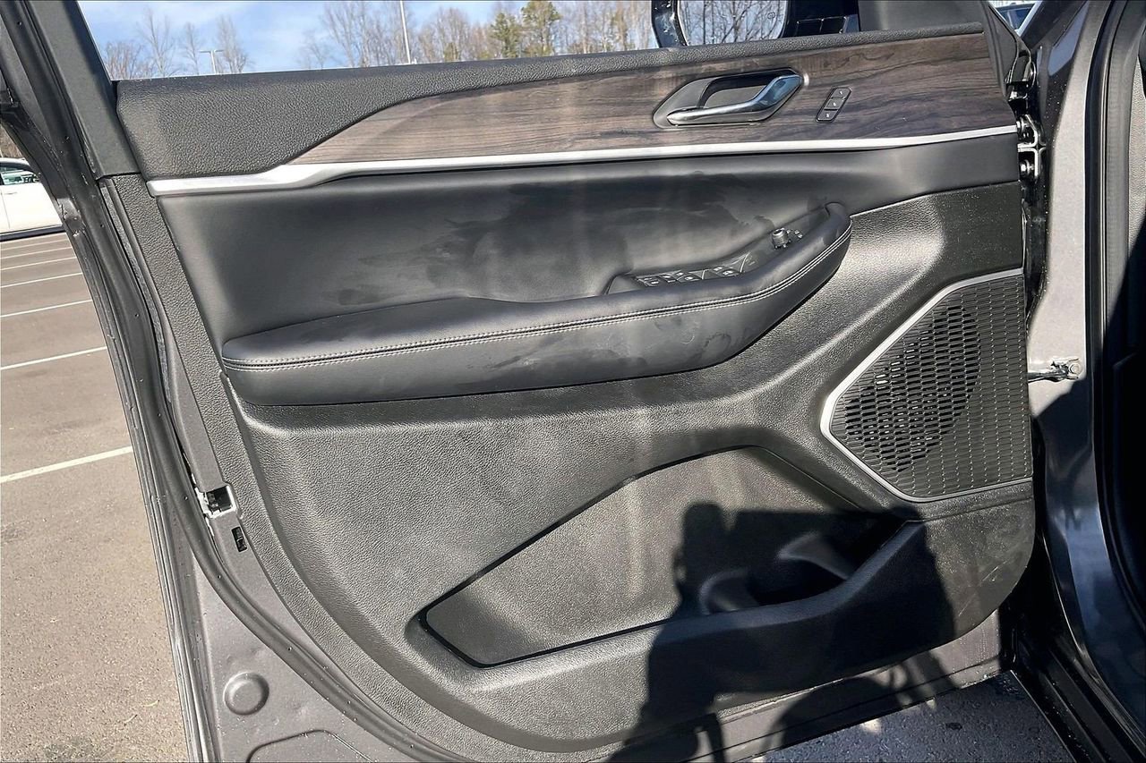 New 2026 Jeep Grand Cherokee Limited w/ Limited Altitude Package image 27