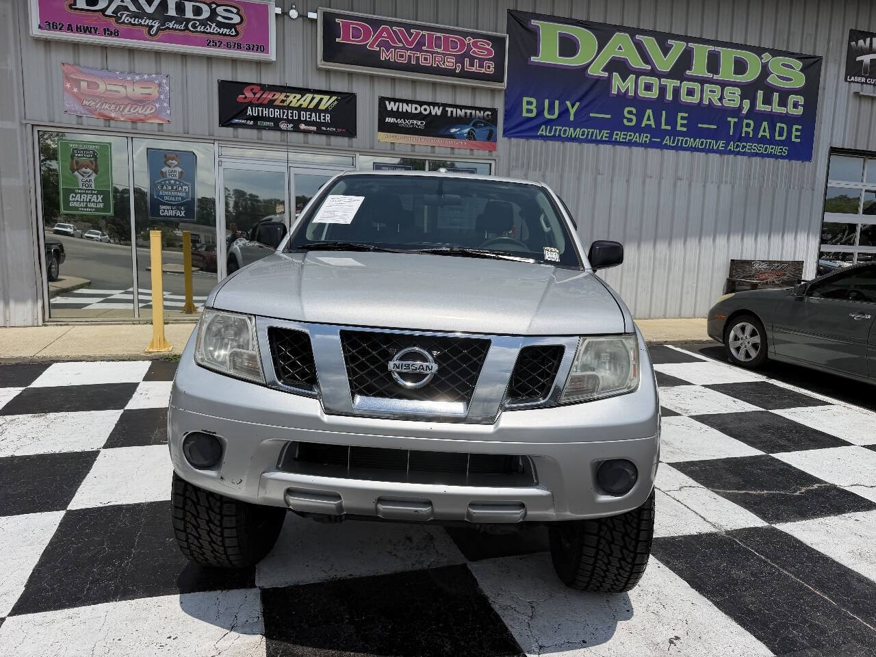 Used 2016 Nissan Frontier SV RWD image 3