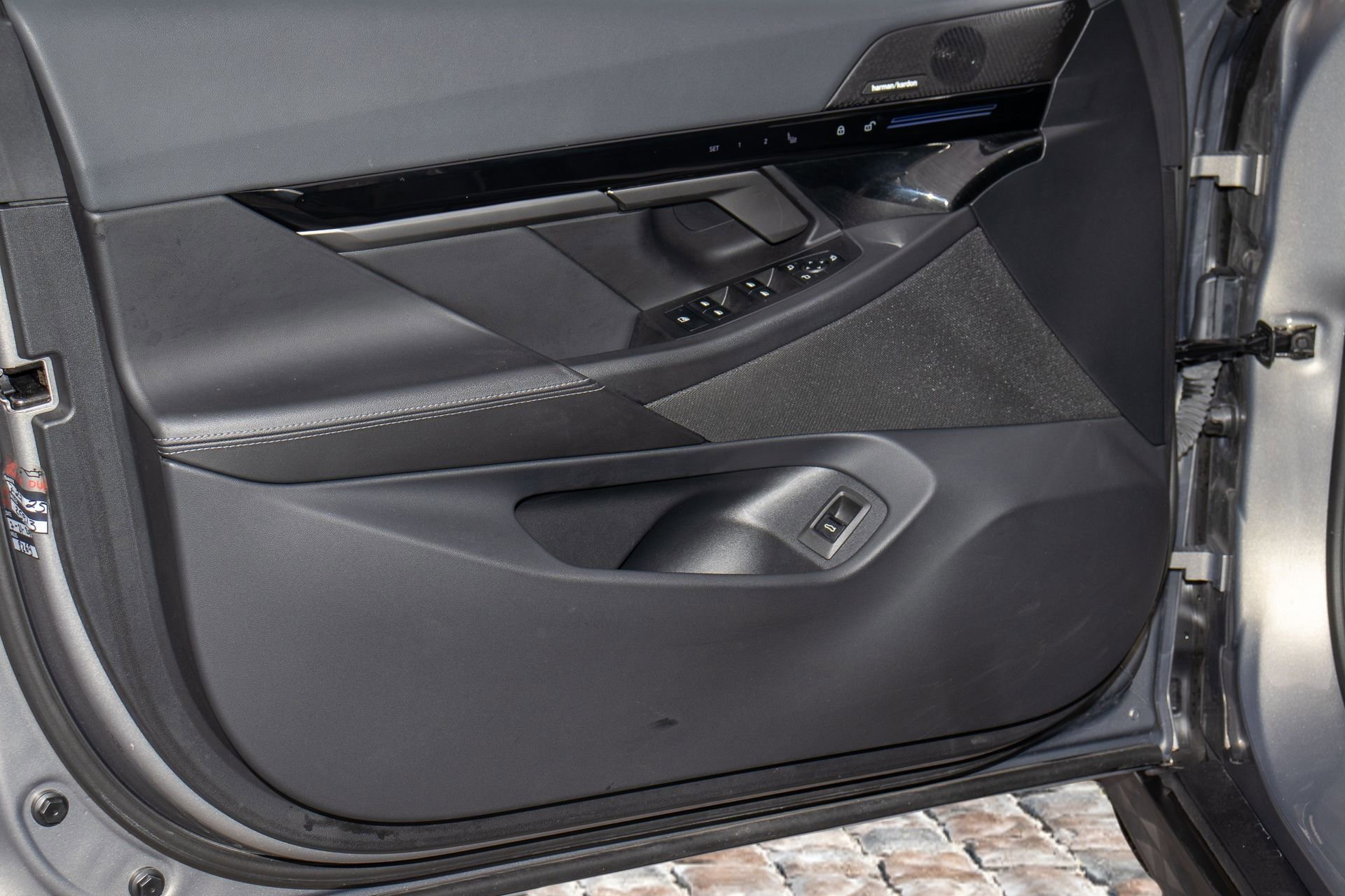 Used 2024 BMW 530i image 11