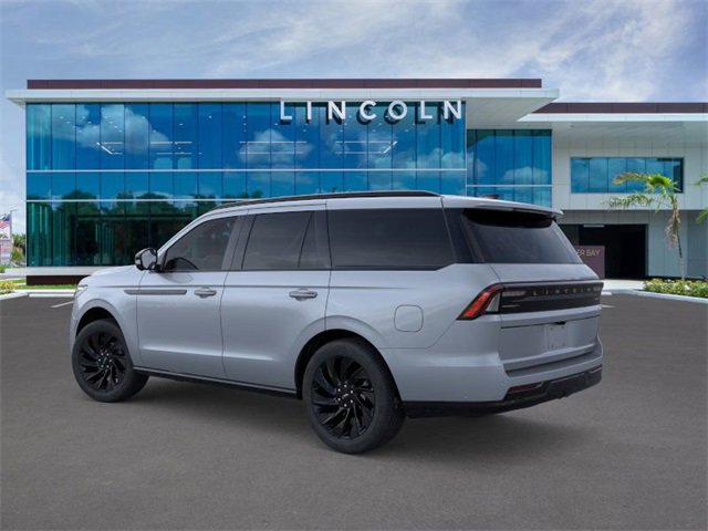 New 2025 Lincoln Navigator Reserve w/ Jet Appearance Package image 4