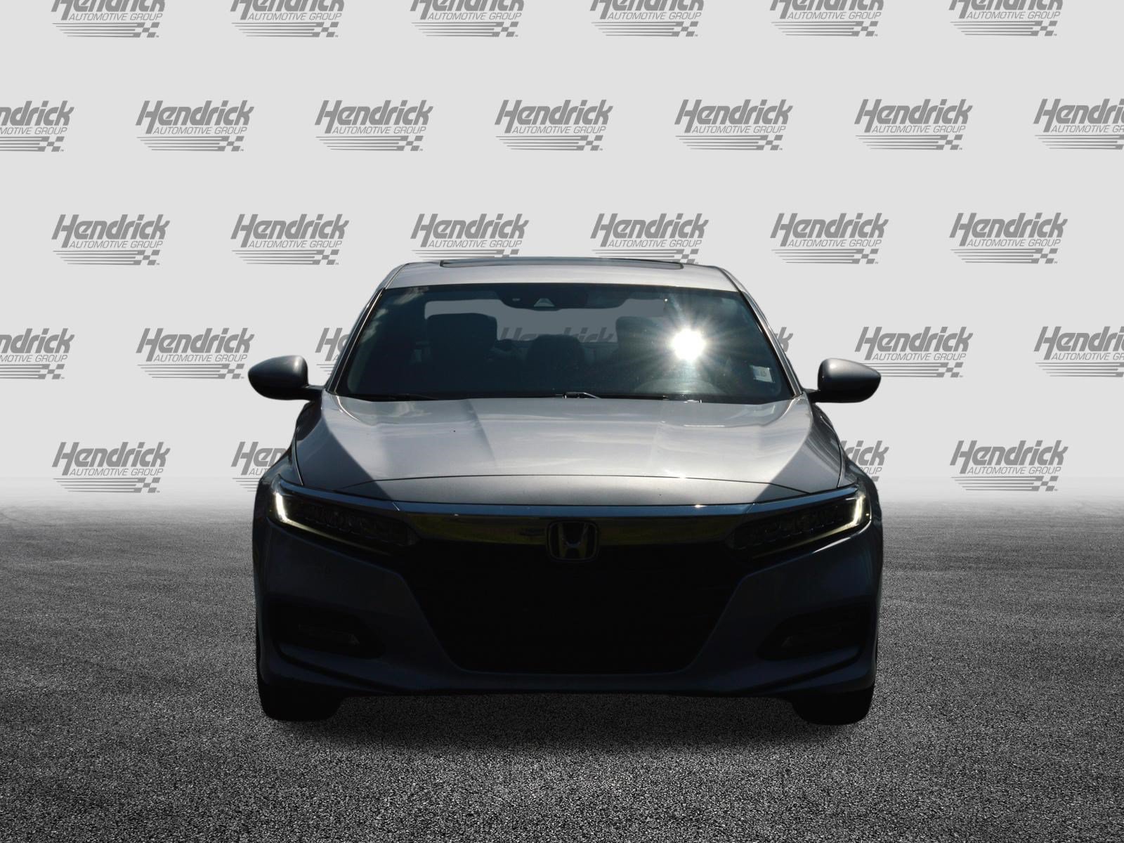 Used 2018 Honda Accord Touring image 2