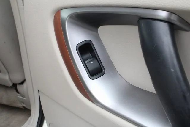 Used 2005 Subaru Outback 3.0R L.L. Bean image 49