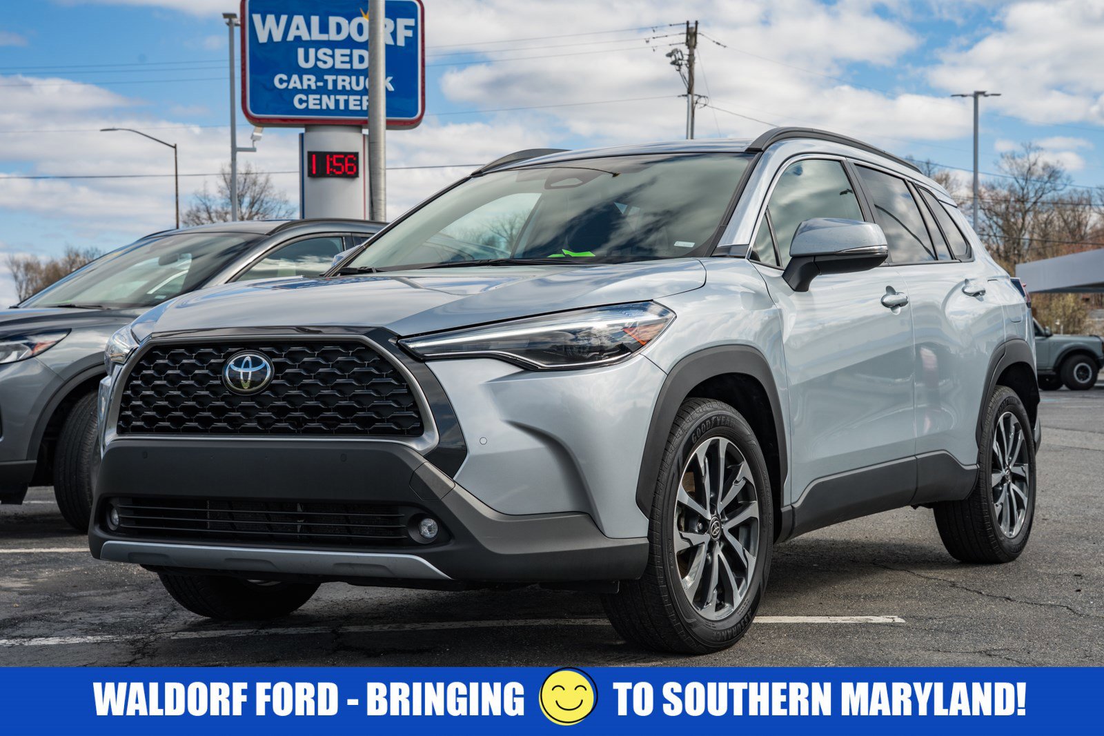 Used 2023 Toyota Corolla Cross XLE w/ Convenience Package image 3