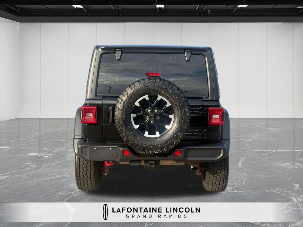 Used 2025 Jeep Wrangler Unlimited Rubicon AWD/4WD image 4