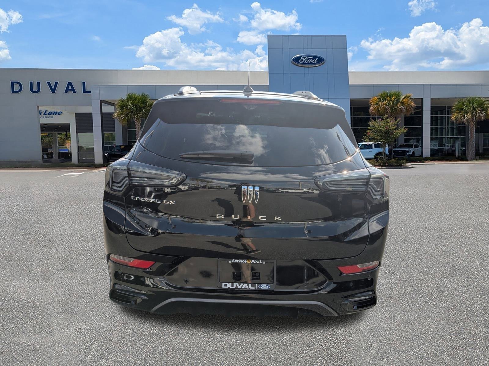 Used 2025 Buick Encore GX Avenir w/ Avenir Technology Package image 5