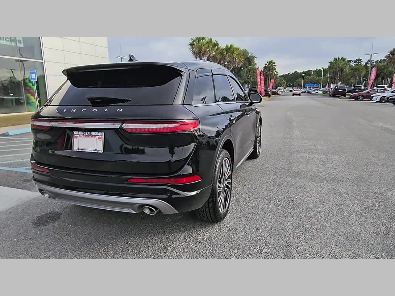 Used 2020 Lincoln Corsair Reserve w/ Appearance Package FWD image 34