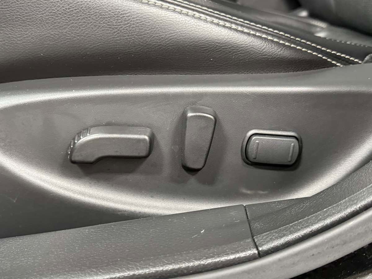 Used 2023 Nissan Maxima SL image 25