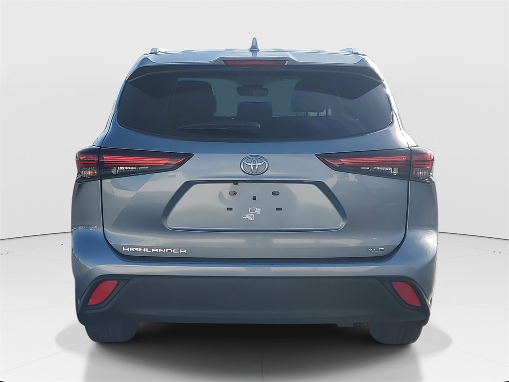 Used 2024 Toyota Highlander XLE image 6